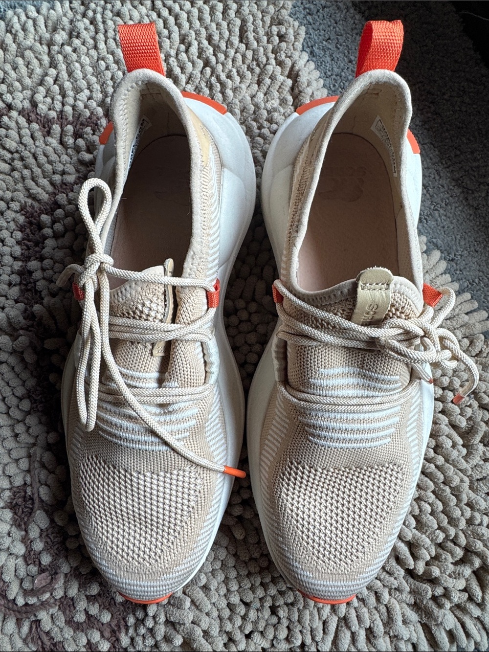 Sorel Explorer Defy Chunky outsole shoes. Worn once